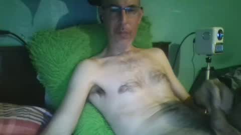 Snapshot of reyes_albert2006 chatting on April 2026 07:06:02 AM reyes_albert2006 online show from April 2026 07:06:02 AM