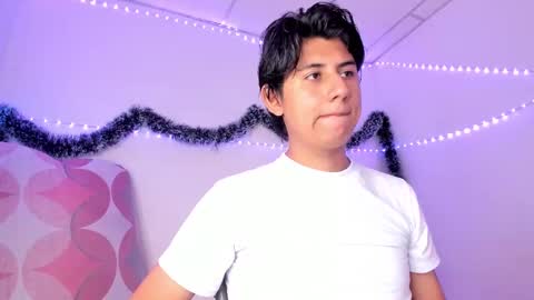 reylatino24 online show from February 2026 09:07:01 PM