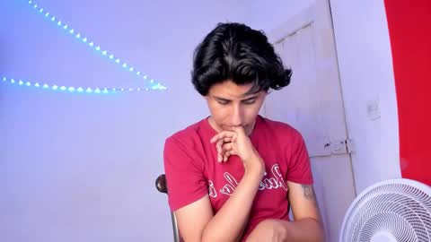 reylatino24 online show from February 2026 01:16:02 AM