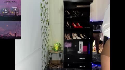 Snapshot of reyledoll chatting on March 2026 09:28:01 PM Rely online show from March 2026 09:28:01 PM