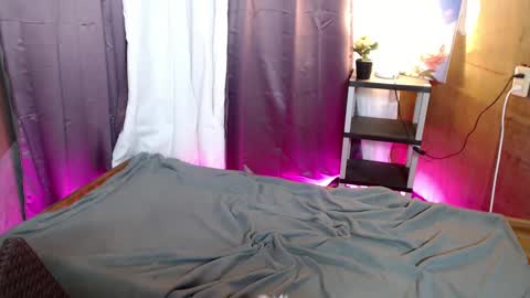 HI GUYS IM RHIAN PLEASE GIVE ME THUMBS UP online show from January 2025 04:11:01 PM