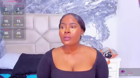 Snapshot of rianamanson chatting on October 2025 09:15:01 PM Riana online show from October 2025 09:15:01 PM