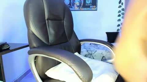 Snapshot of riancum chatting on February 2025 06:11:02 AM juan online show from February 2025 06:11:02 AM