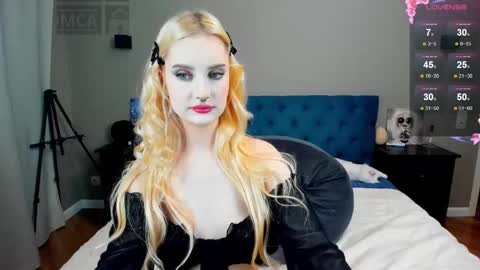 Ria Woods online show from January 2026 06:44:01 PM