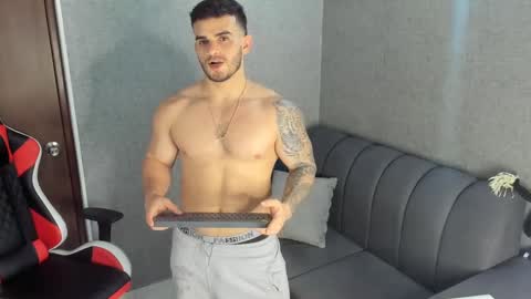 ricardogonzalez666 online show from February 2025 09:31:01 PM