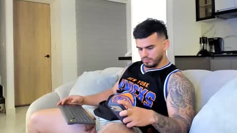 ricardogonzalez666 online show from January 2026 02:05:02 AM