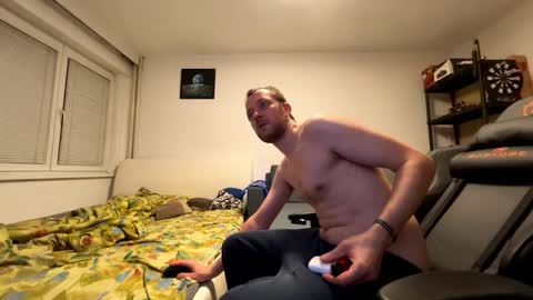 ricciardio online show from November 2025 10:12:01 PM