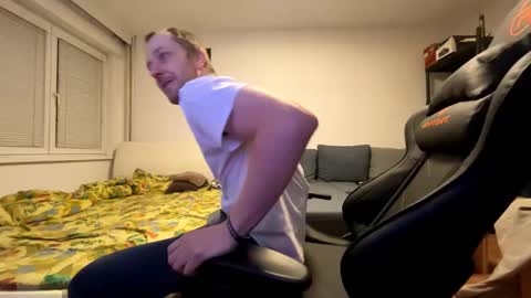 ricciardio online show from November 2025 04:39:02 PM