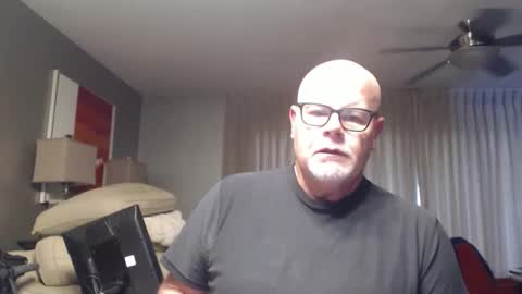 Snapshot of rich32937 chatting on March 2026 06:44:02 PM rich32937 online show from March 2026 06:44:02 PM