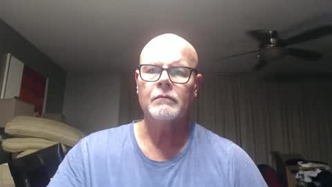 Snapshot of rich32937 chatting on April 2026 08:14:01 AM rich32937 online show from April 2026 08:14:01 AM