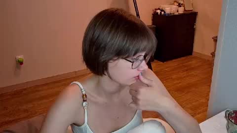 Luna online show from July 2026 06:44:01 PM