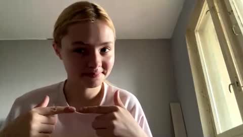 Snapshot of richellearmentrout chatting on July 2026 02:23:02 PM jenny online show from July 2026 02:23:02 PM