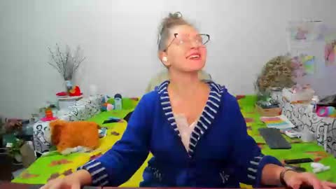 Anna - not anna - right Anna  online show from December 2024 02:13:02 PM