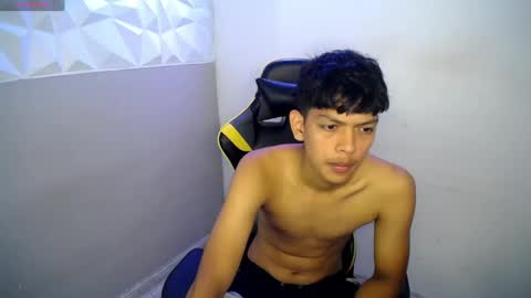 Snapshot of rick_oficiall chatting on April 2026 01:05:01 PM Rick oficiall online show from April 2026 01:05:01 PM