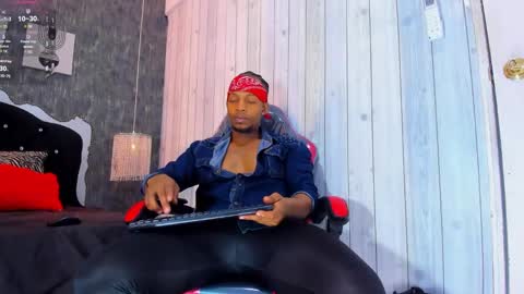 RicoBrowm online show from December 2024 03:38:02 AM