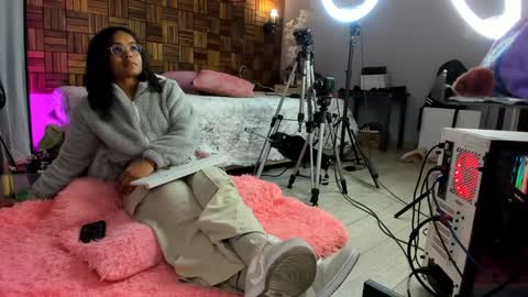 Sara online show from December 2024 10:02:02 AM