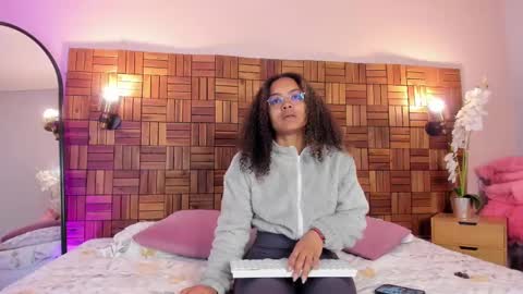 Sara online show from February 2025 10:04:01 AM