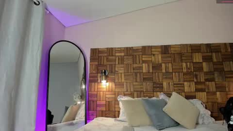 Sara online show from October 2025 10:02:01 AM