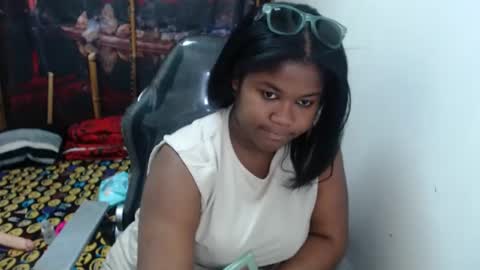RIHANNA online show from February 2025 10:13:01 PM