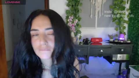 Independent model online show from July 2026 08:40:01 AM