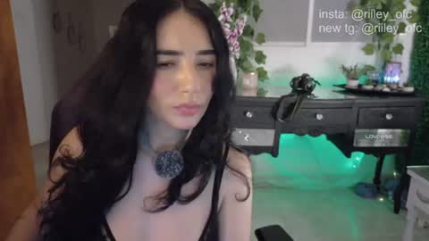 Independent model online show from July 2026 07:15:02 AM