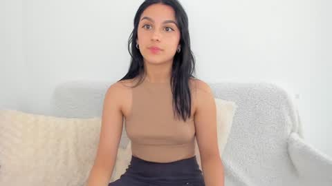 Snapshot of riley_tin chatting on December 2024 03:47:01 PM riley_tin online show from December 2024 03:47:01 PM