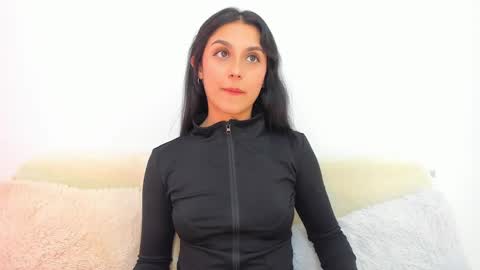 Snapshot of riley_tin chatting on February 2025 07:38:02 PM riley_tin online show from February 2025 07:38:02 PM