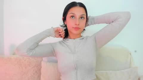 Snapshot of riley_tin chatting on February 2025 04:53:02 PM riley_tin online show from February 2025 04:53:02 PM