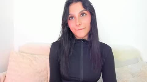 Snapshot of riley_tin chatting on March 2025 04:46:01 PM riley_tin online show from March 2025 04:46:01 PM
