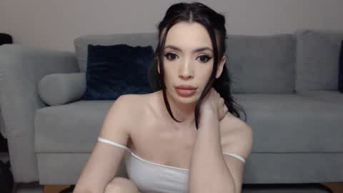 Snapshot of rileyeve chatting on December 2025 04:40:01 AM RileyEve online show from December 2025 04:40:01 AM