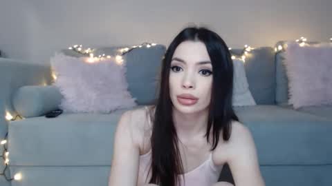 Snapshot of rileyeve chatting on December 2025 04:52:01 AM RileyEve online show from December 2025 04:52:01 AM