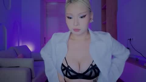 rileymee online show from September 2025 12:52:02 PM