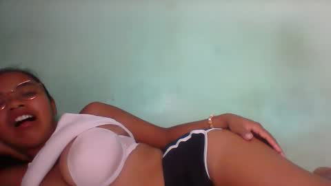 rinah856024 online show from May 2026 04:45:01 PM
