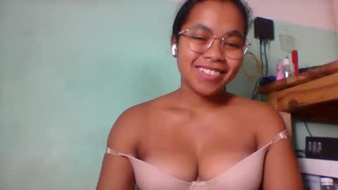 rinah856024 online show from May 2026 06:13:01 PM