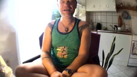 Snapshot of riod_rainforest_1983 chatting on October 2025 09:52:02 AM Rotrigo online show from October 2025 09:52:02 AM