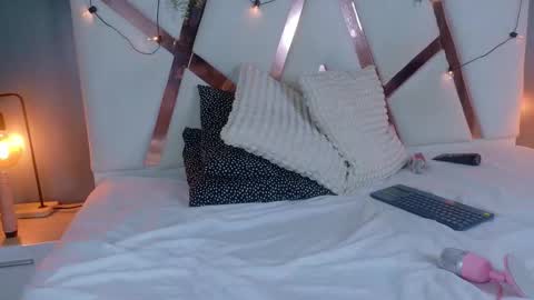 Snapshot of ririibrunette__ chatting on November 2025 12:00:02 AM RIRI online show from November 2025 12:00:02 AM