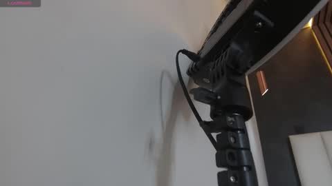 Snapshot of ririibrunette__ chatting on February 2026 12:04:01 PM RIRI online show from February 2026 12:04:01 PM