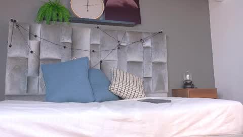 Snapshot of ririibrunette__ chatting on February 2026 12:04:02 PM RIRI online show from February 2026 12:04:02 PM