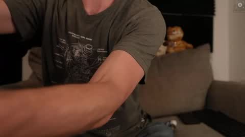 Ryan aka KeylimeRy online show from April 2026 01:23:01 PM