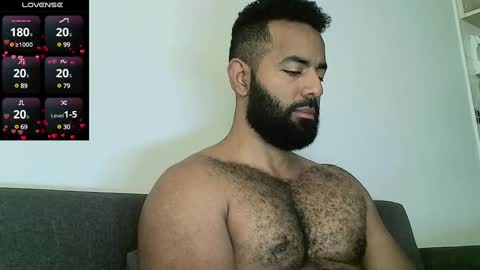 Snapshot of roa32sebas chatting on January 2025 03:18:01 PM SebasRoa online show from January 2025 03:18:01 PM