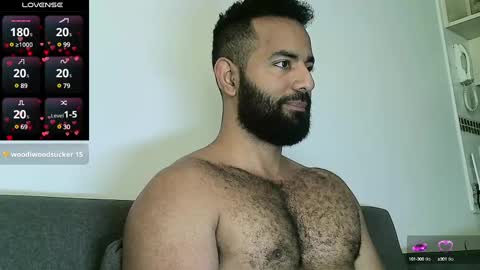 Snapshot of roa32sebas chatting on January 2025 03:57:02 PM SebasRoa online show from January 2025 03:57:02 PM