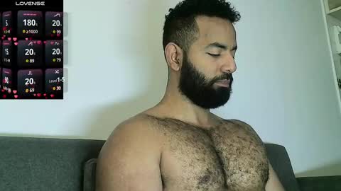 Snapshot of roa32sebas chatting on January 2025 03:08:02 PM SebasRoa online show from January 2025 03:08:02 PM