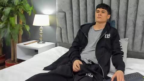 Roan Birkin online show from February 2025 02:10:02 AM