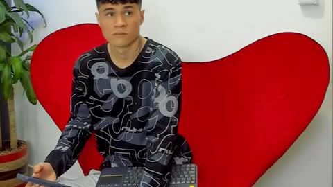 Roan Birkin online show from March 2025 01:34:02 AM