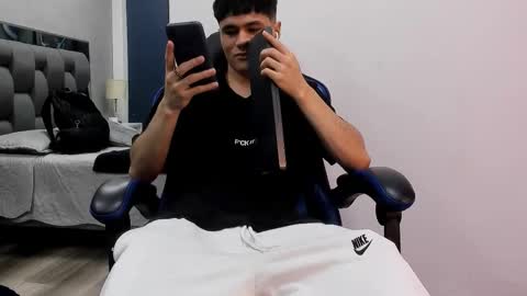 Roan Birkin online show from October 2025 07:36:02 PM