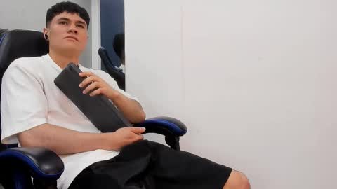 Roan Birkin online show from October 2025 07:15:01 PM