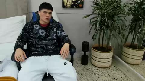 Roan Birkin online show from April 2026 07:38:02 PM