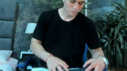 Roan Birkin online show from May 2026 07:55:02 PM