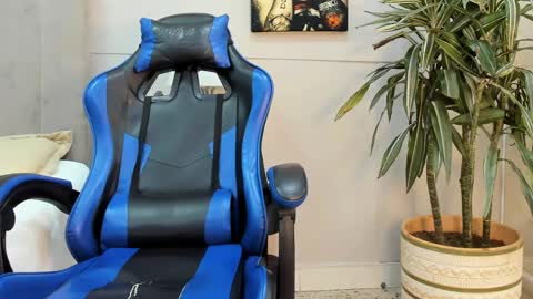 Roan Birkin online show from May 2026 07:31:01 PM