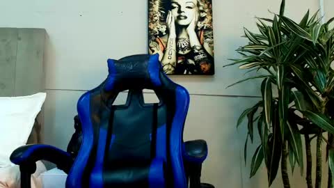 Roan Birkin online show from May 2026 01:57:16 AM